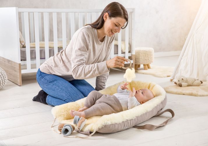 Baby nest hot sale with handles